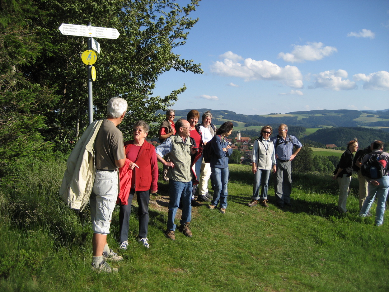 Zum Thurner und auf einem aussichtsreichen Höhenweg zurück Zum Thurner und auf einem aussichtsreichen Höhenweg zurück